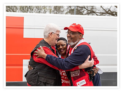 Bettye und ihre Familie überlebten im Dezember 2022 einen Brand in ihrem Haus in Alabama dank der Rauchmelder, die Freiwillige des Roten Kreuzes erst zwei Monate zuvor installiert hatten.
